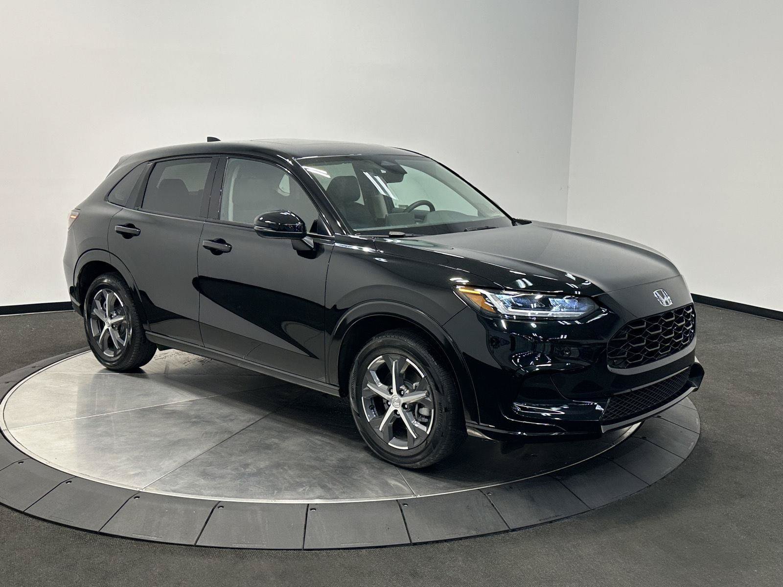 Certified 2024 Honda HR-V EX-L image 2