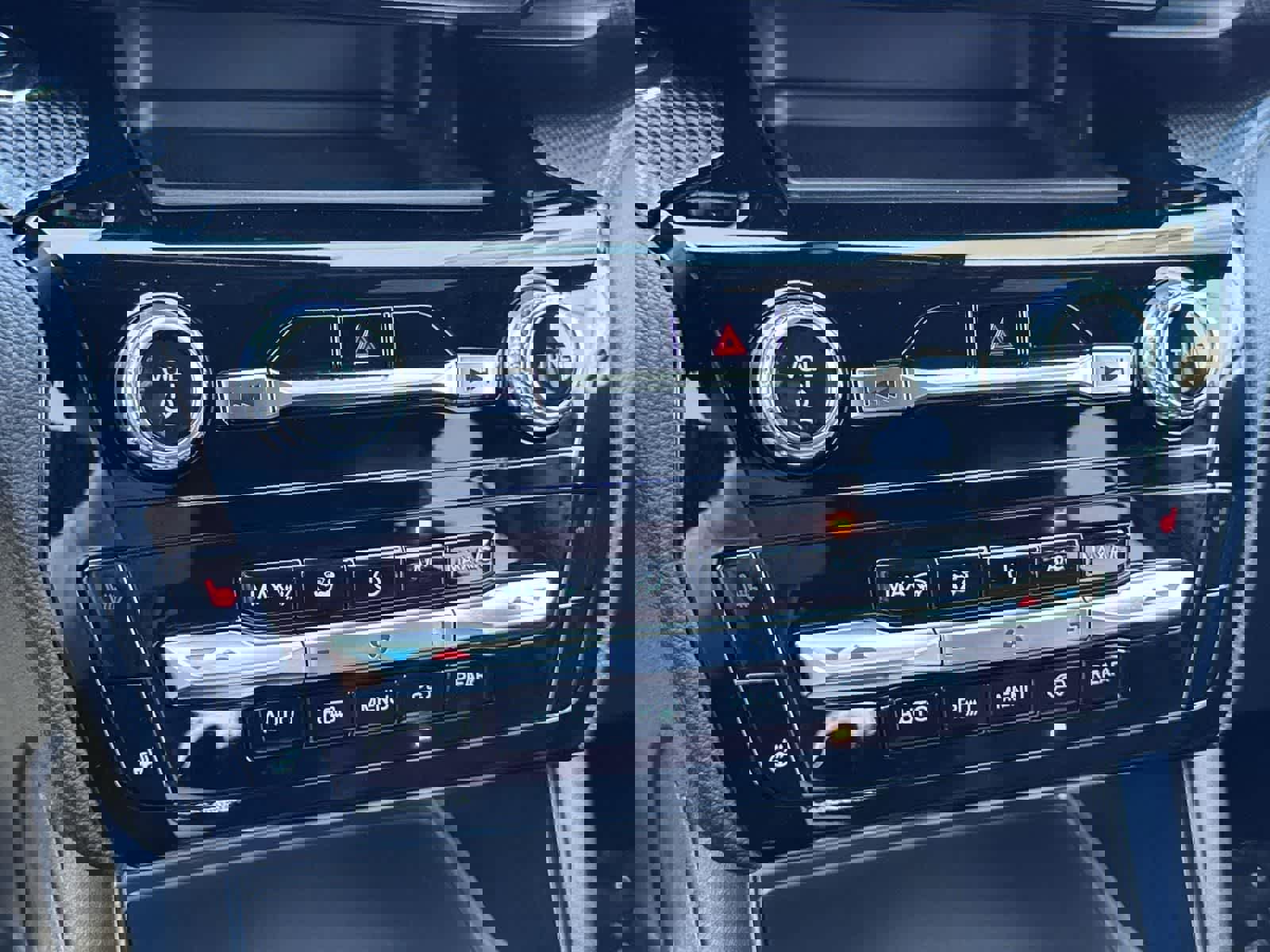 Used 2024 Ford Explorer ST-Line w/ Class IV Trailer Tow Package image 14