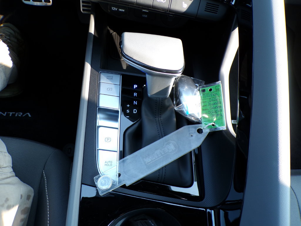 New 2026 Hyundai Elantra SEL Sport Premium FWD image 27