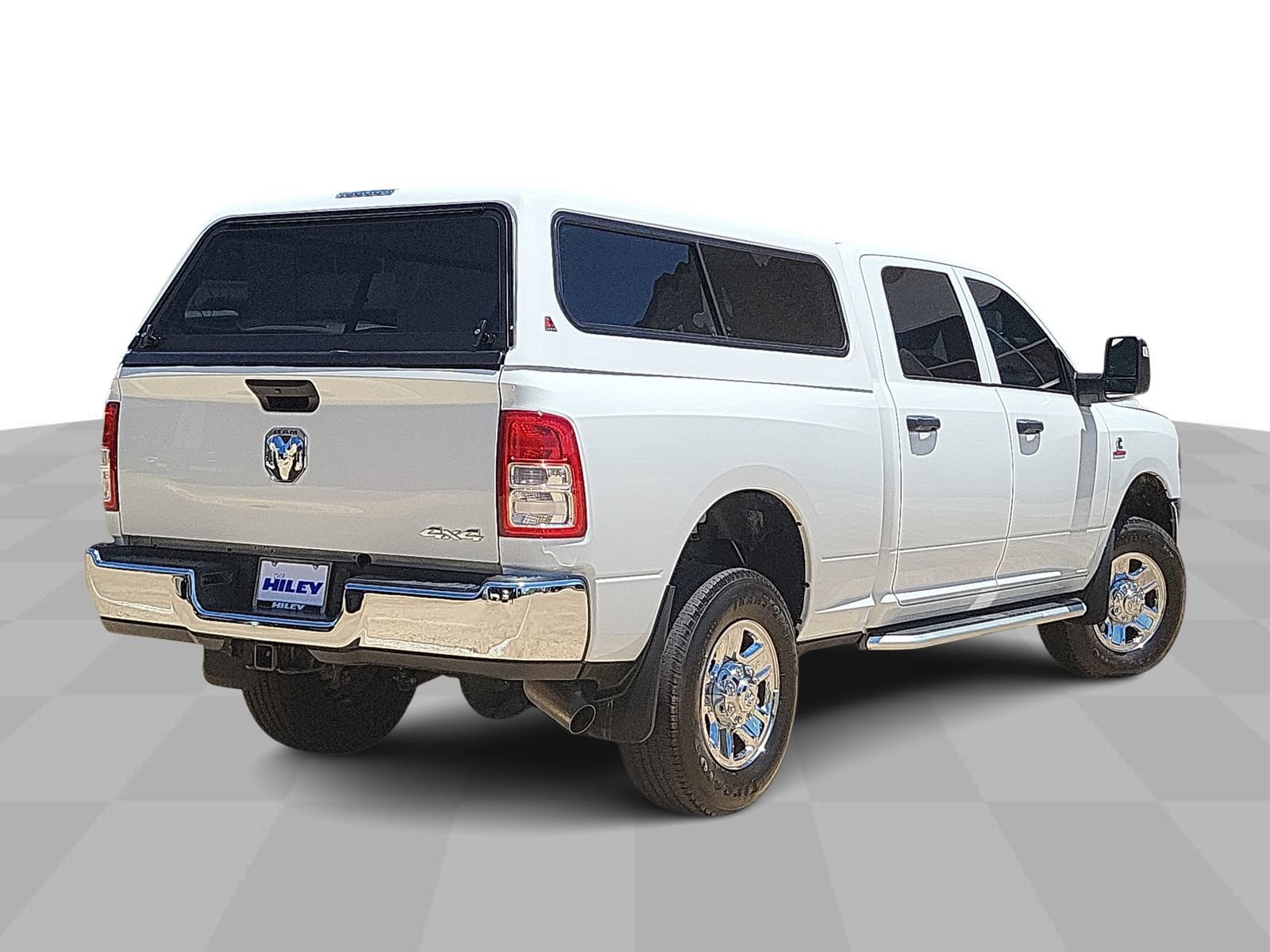 Used 2024 RAM 3500 Tradesman w/ Chrome Appearance Group AWD/4WD image 8