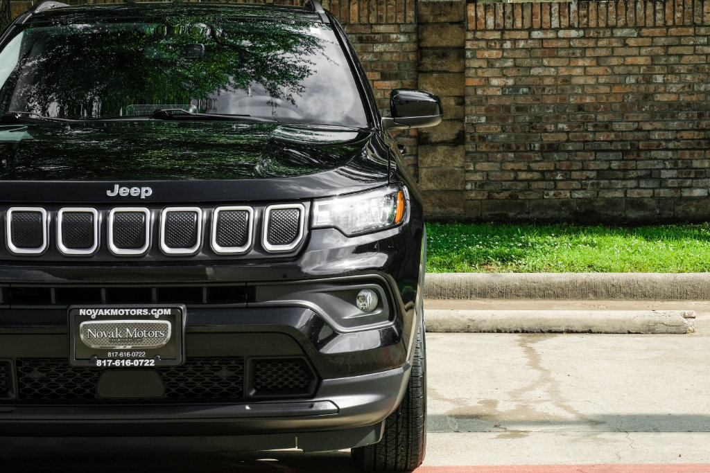 Used 2022 Jeep Compass Latitude AWD/4WD image 59