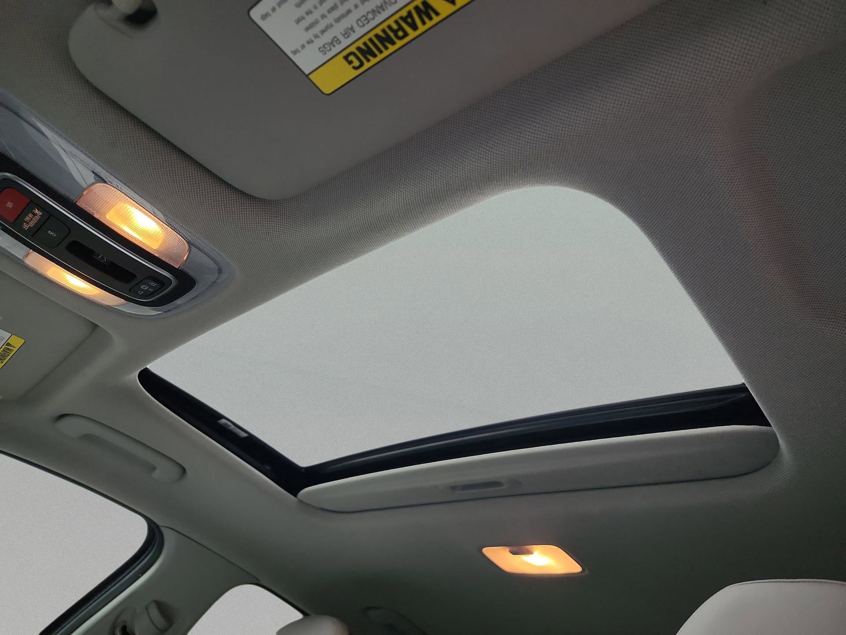 Used 2022 Hyundai Elantra Limited image 31