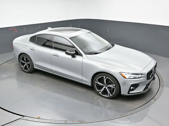 Used 2025 Volvo S60 B5 Plus FWD image 22