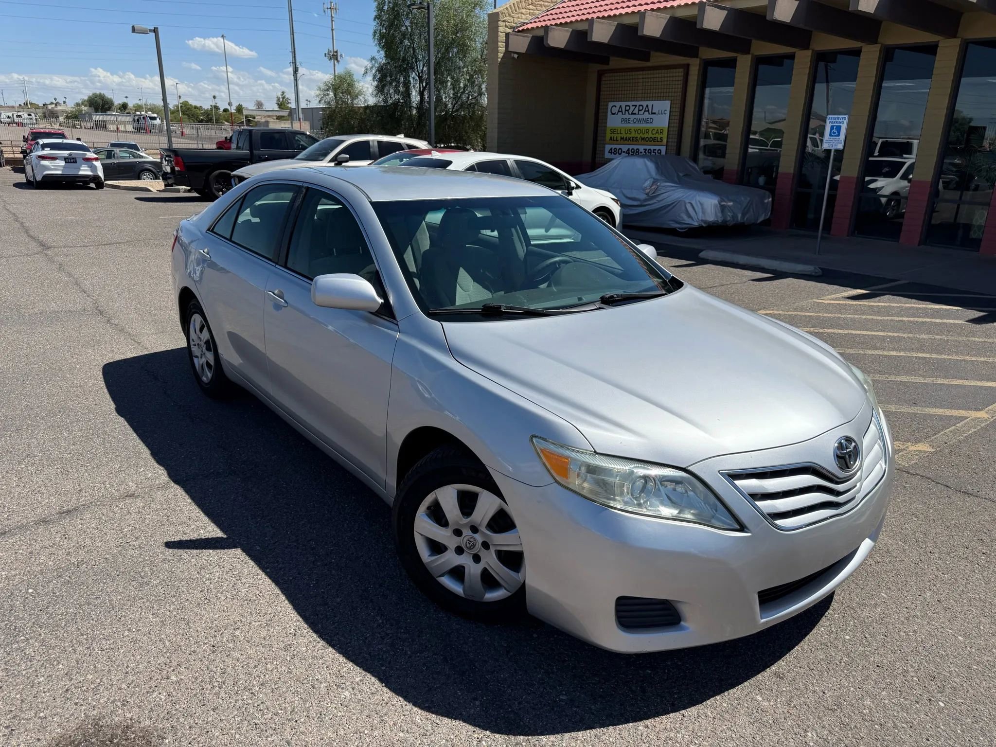 Used 2011 Toyota Camry LE image 2