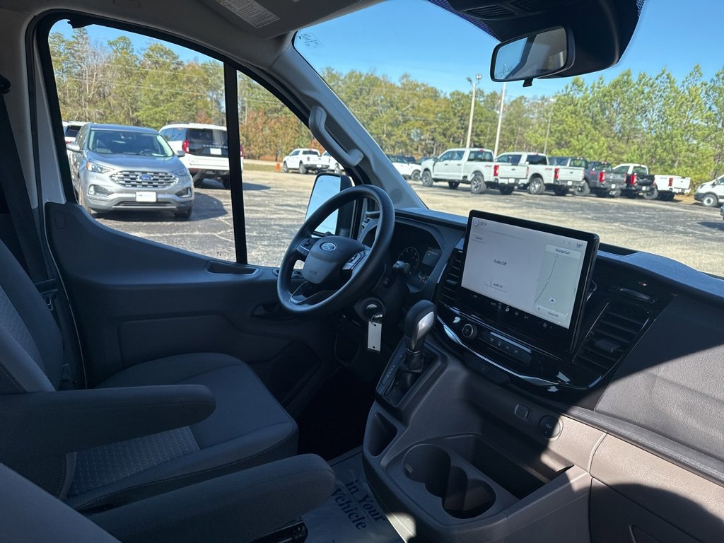 Used 2023 Ford Transit 350 XLT image 4