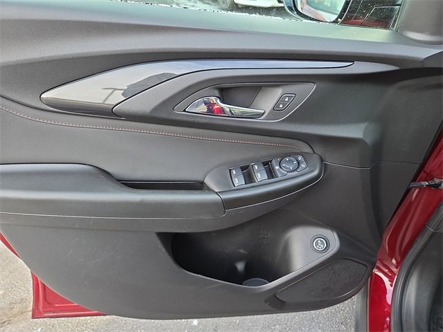 Used 2023 Chevrolet TrailBlazer RS w/ Sun and Liftgate Package image 13