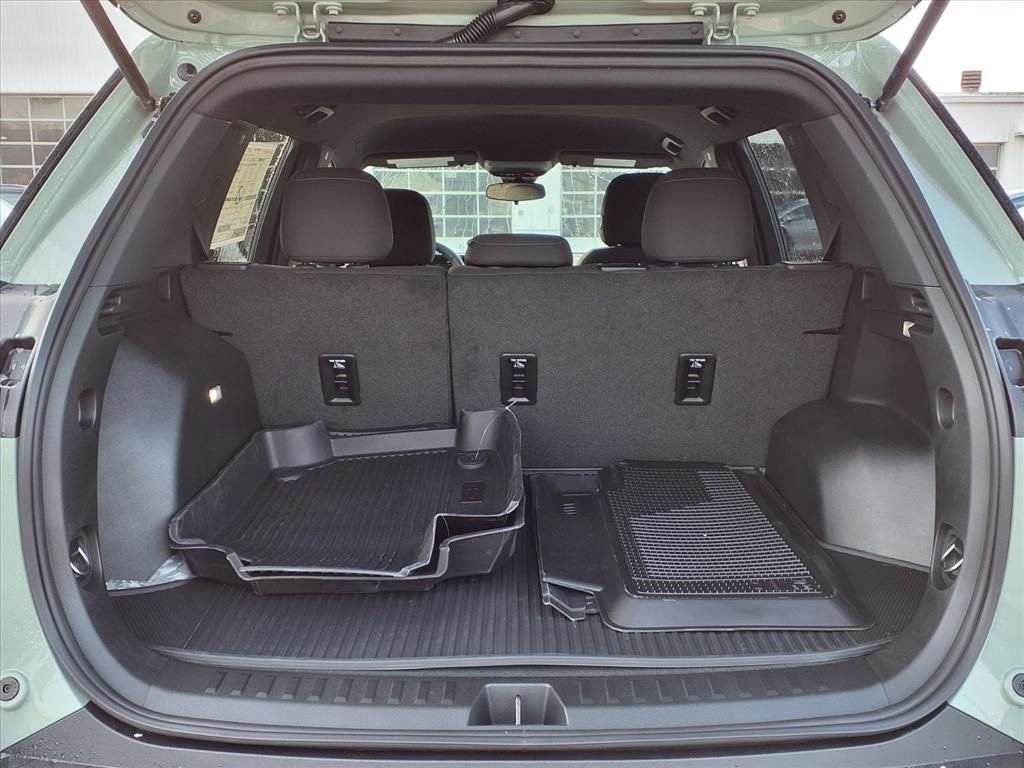 New 2026 Chevrolet Equinox LT w/ LPO, Floor Liner Package image 8