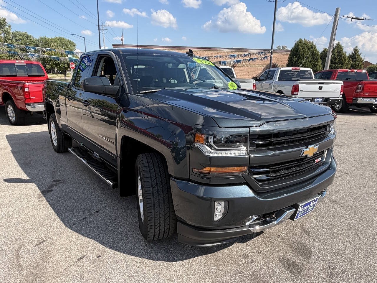 Used 2018 Chevrolet Silverado 1500 LT w/ All Star Edition AWD/4WD image 9