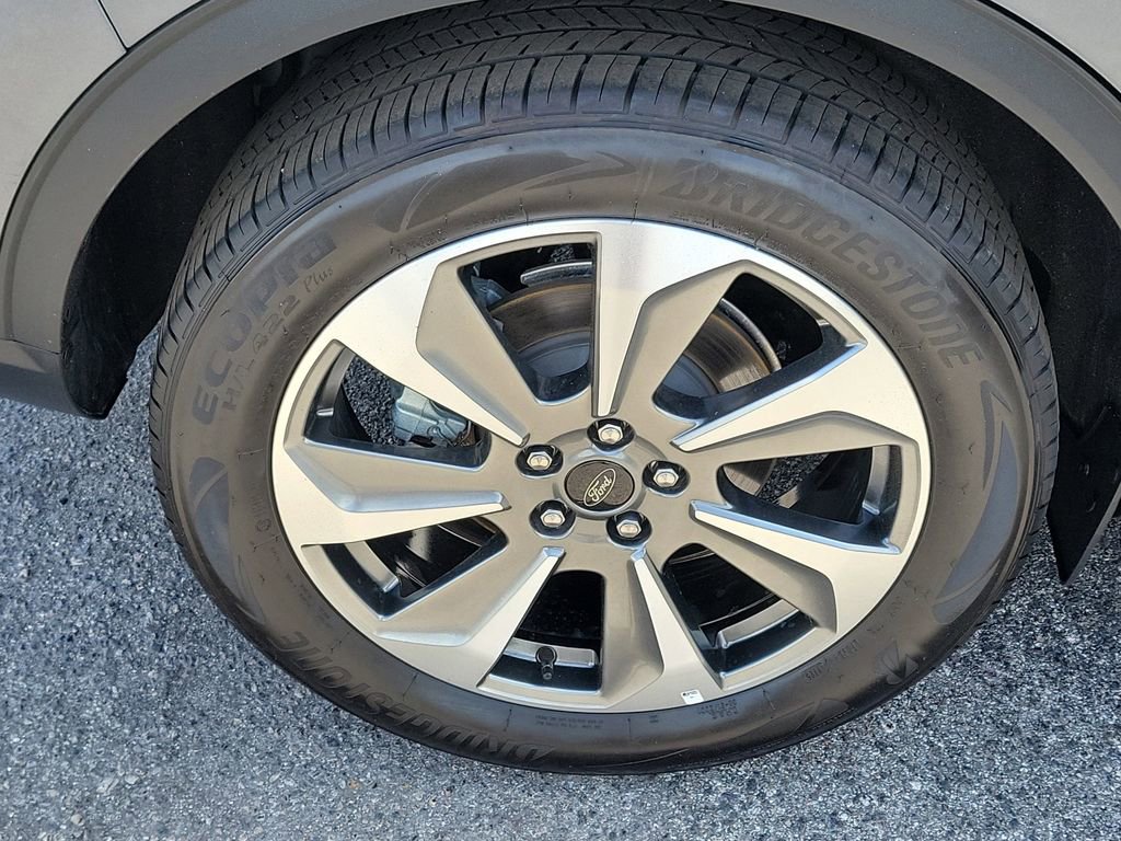 Used 2025 Ford Escape Platinum AWD/4WD image 7