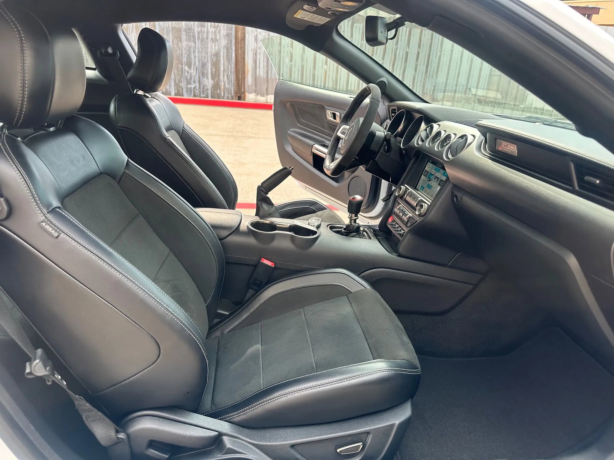 Used 2016 Ford Mustang Shelby GT350 w/ Technology Package image 19