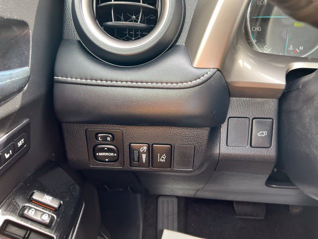 Used 2016 Toyota RAV4 Limited AWD/4WD image 28