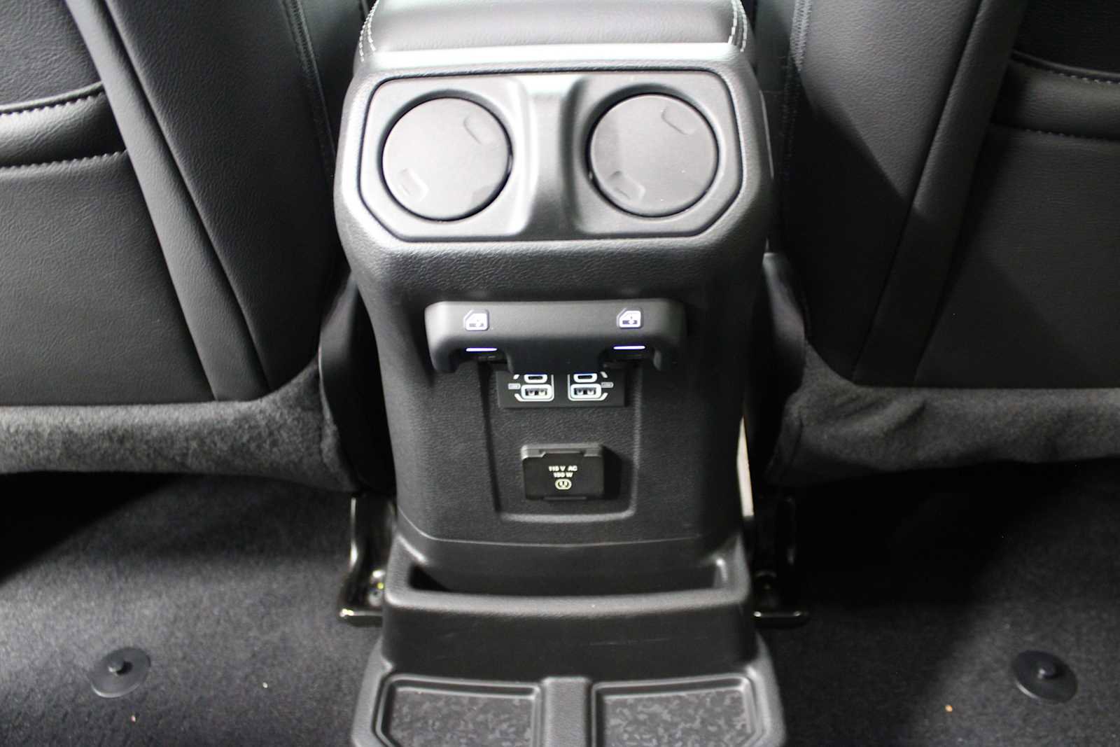 Used 2023 Jeep Wrangler Unlimited Sahara w/ Cold Weather Group AWD/4WD image 37