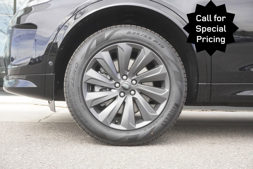 New 2025 Land Rover Discovery Sport S image 33