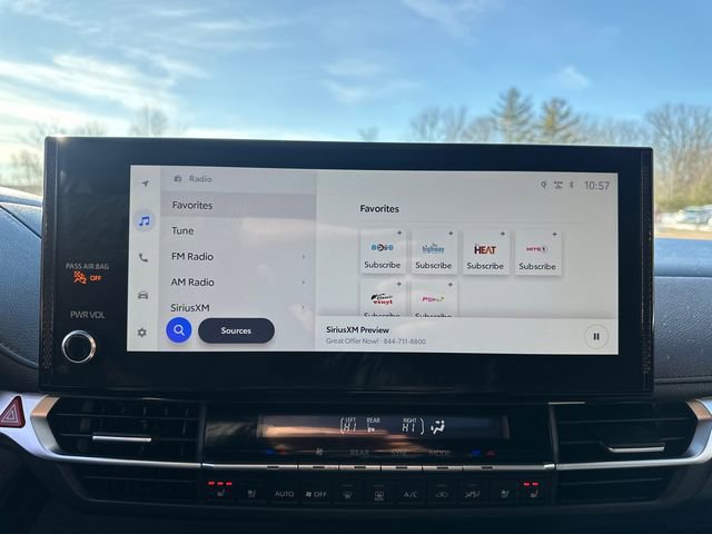 Used 2025 Toyota Sienna Platinum image 37