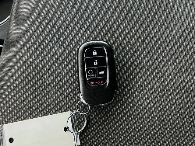 Used 2025 Honda Pilot Sport image 33