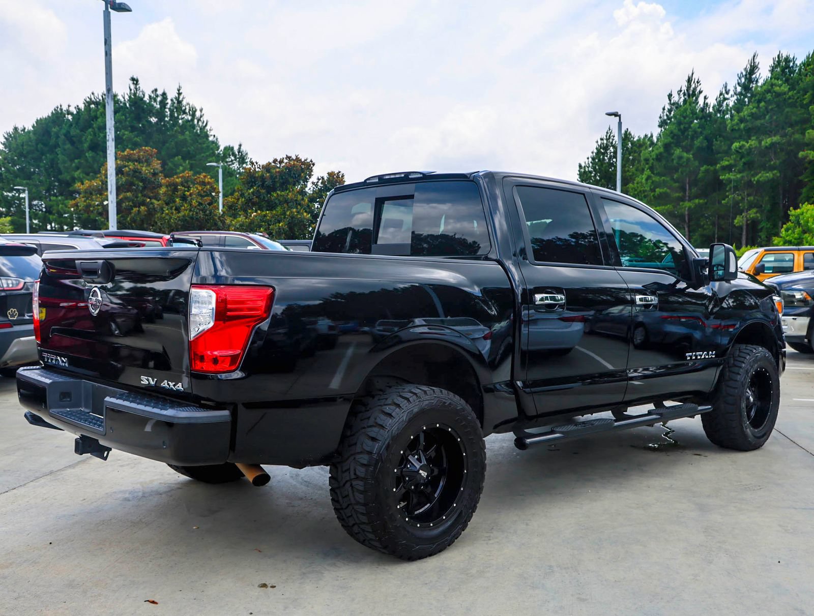 Used 2021 Nissan Titan SV w/ SV Convenience Package AWD/4WD image 8