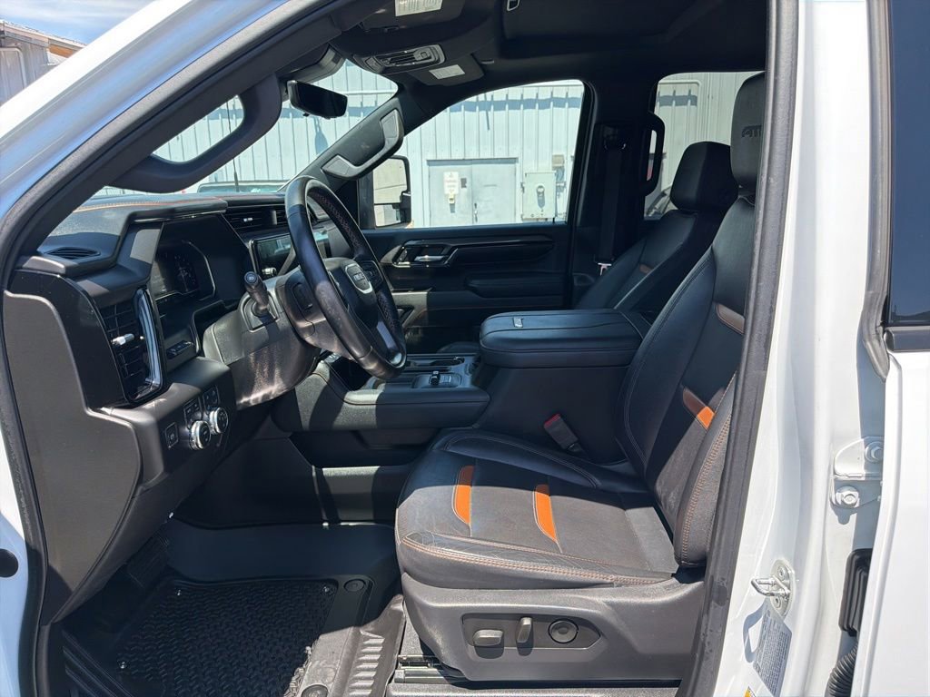 Used 2024 GMC Sierra 2500 AT4 w/ AT4 Premium Plus Package AWD/4WD image 10