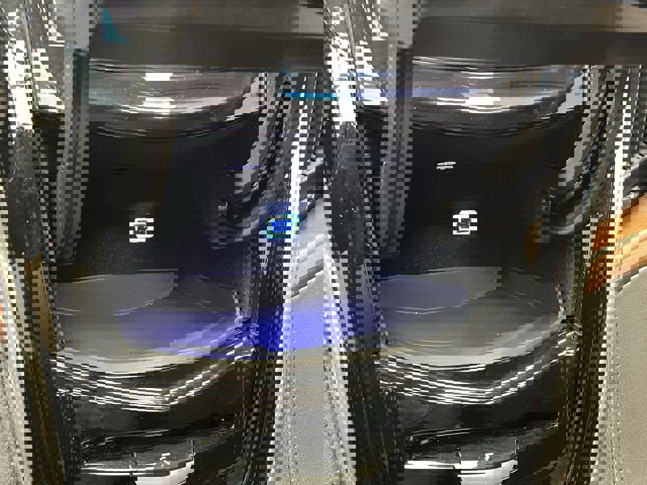 Used 2019 Cadillac Escalade ESV Premium Luxury image 28