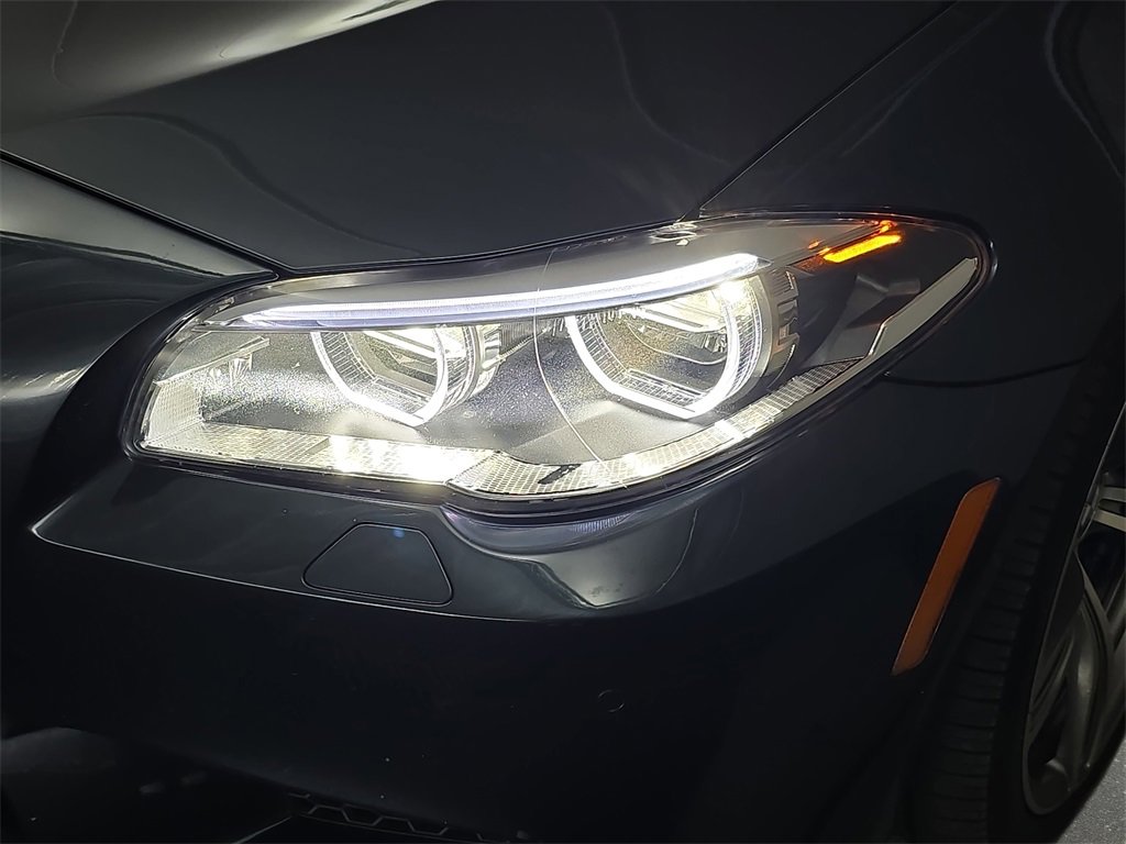 Used 2013 BMW M5 image 32