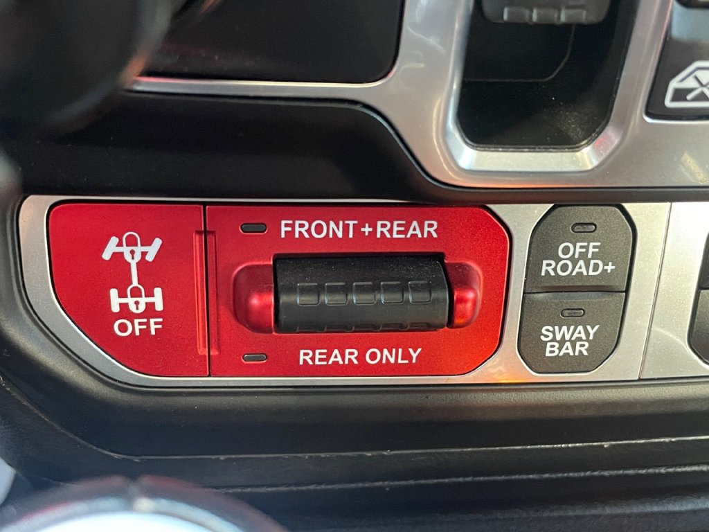Used 2020 Jeep Gladiator Rubicon AWD/4WD image 41