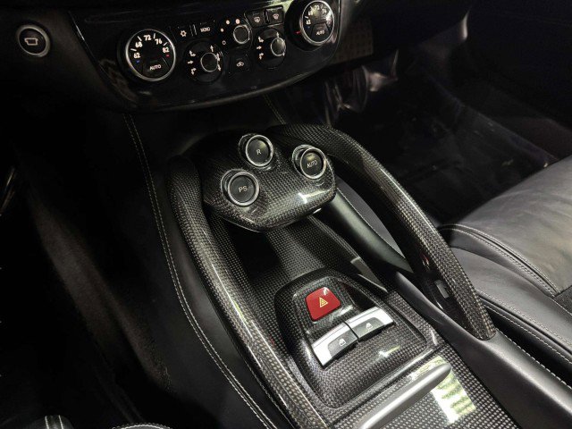 Used 2014 Ferrari FF image 32