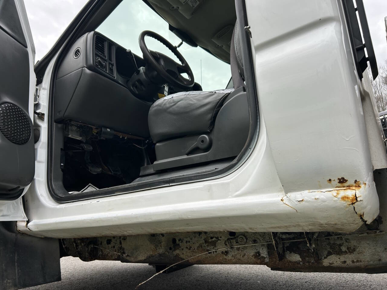 Used 2004 Chevrolet Silverado 3500 2WD Regular Cab image 19