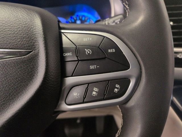 Used 2023 Chrysler Pacifica Touring-L FWD image 20