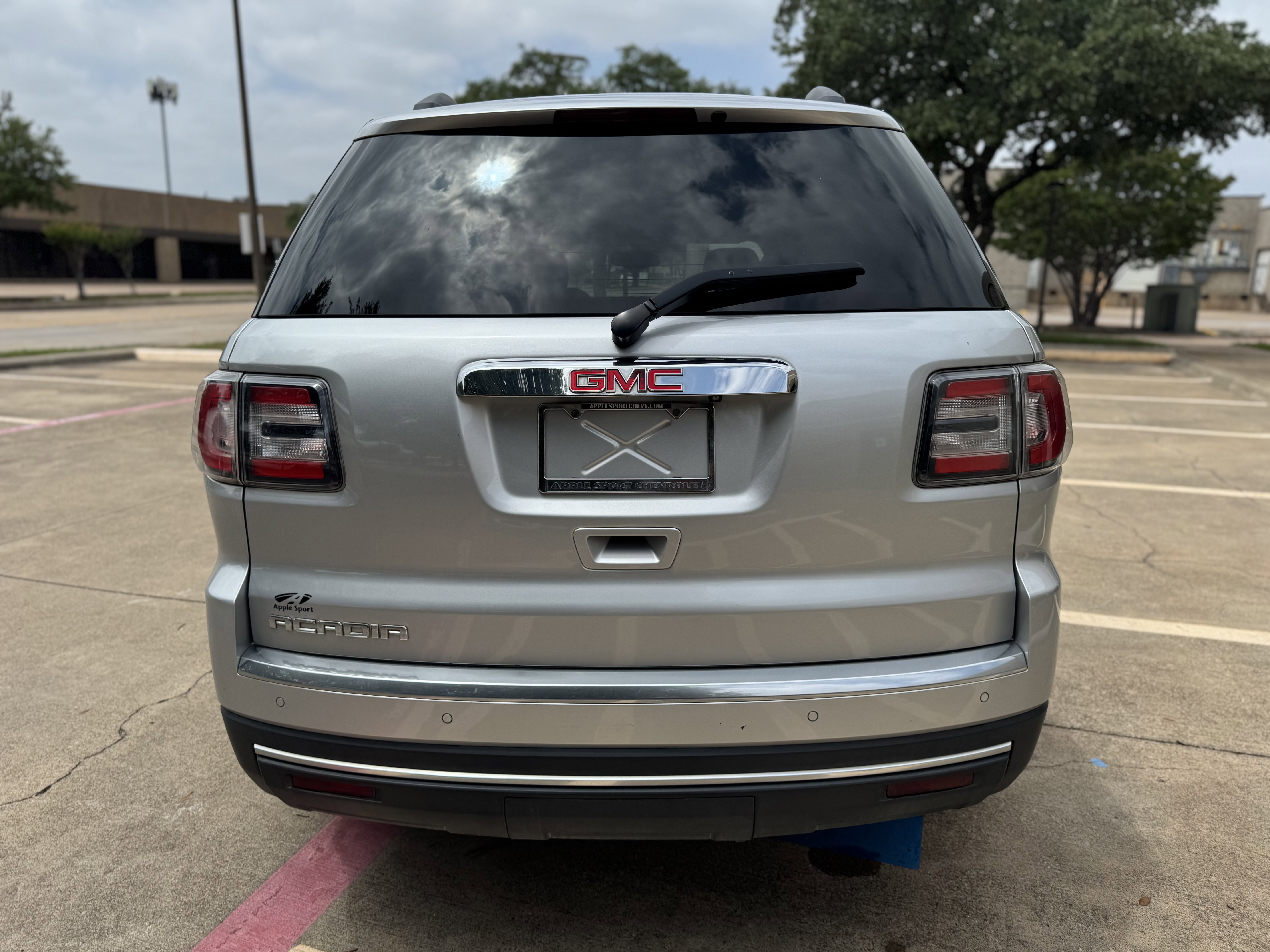 Used 2015 GMC Acadia SLE FWD image 5
