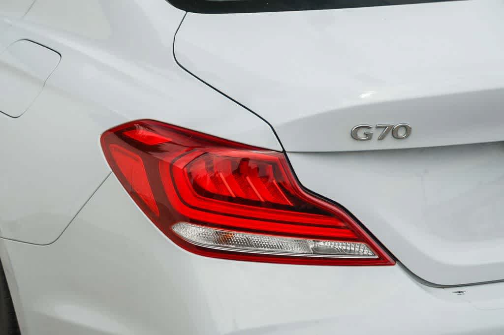 Used 2020 Genesis G70 2.0T RWD image 9