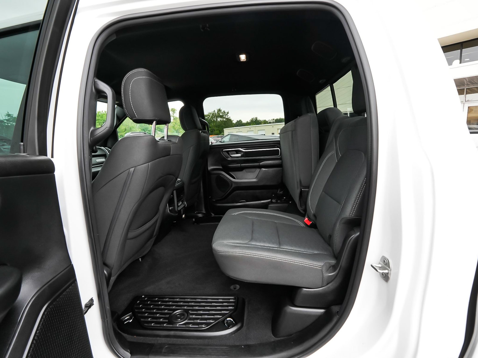 Used 2025 RAM 1500 Big Horn AWD/4WD image 34