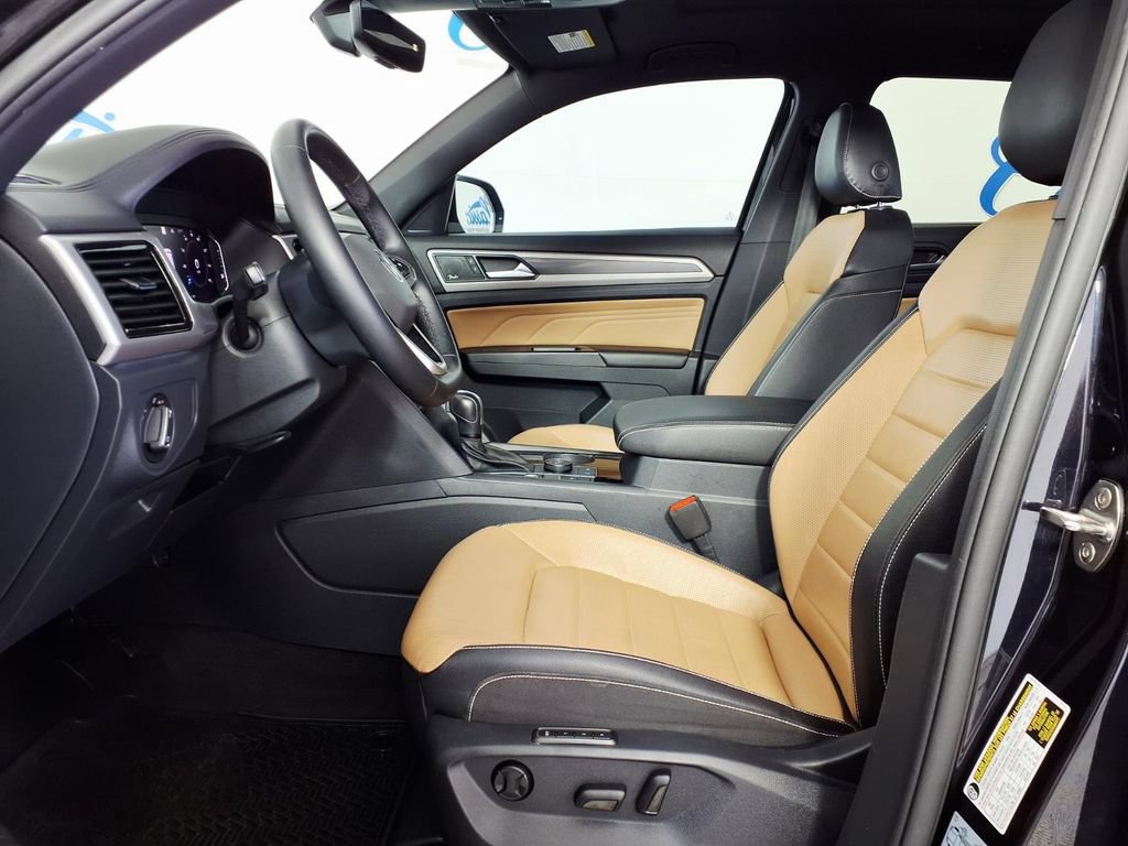 Used 2020 Volkswagen Atlas Cross Sport SEL Premium AWD/4WD image 7
