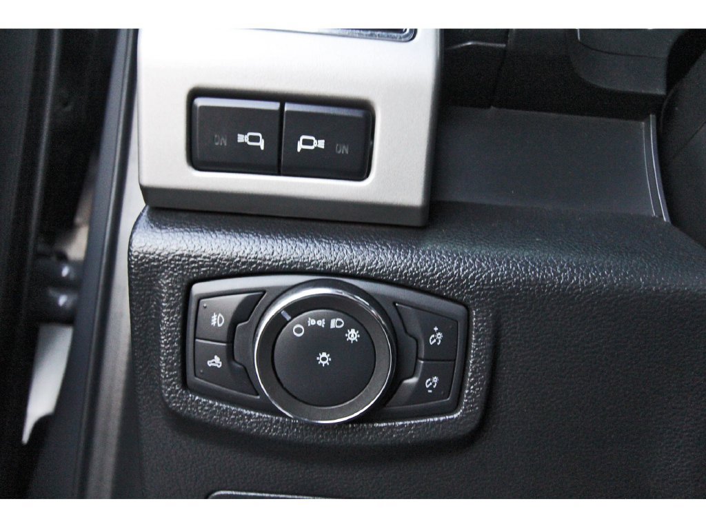 Used 2020 Ford F150 Lariat w/ Equipment Group 502A Luxury AWD/4WD image 22