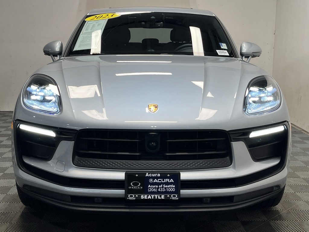 Used 2023 Porsche Macan image 2