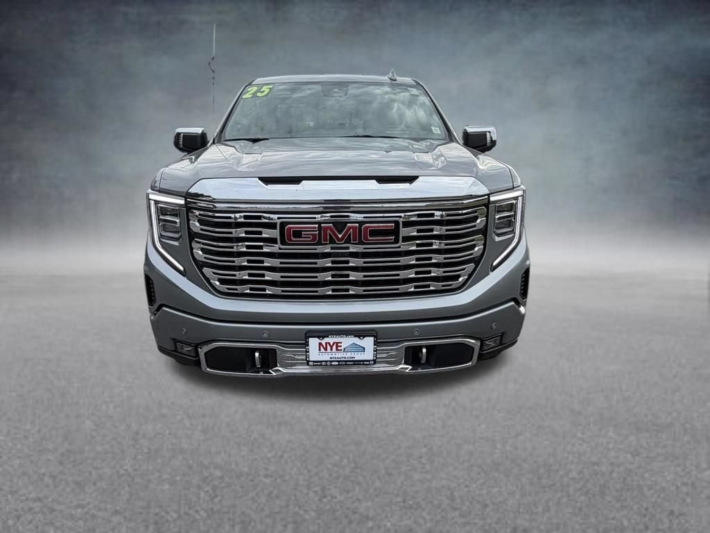 Used 2025 GMC Sierra 1500 Denali w/ Technology Package AWD/4WD image 9
