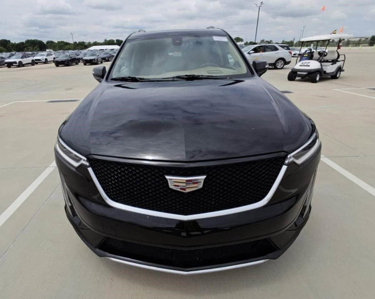 Certified 2025 Cadillac XT6 Sport w/ Platinum Package AWD/4WD image 2