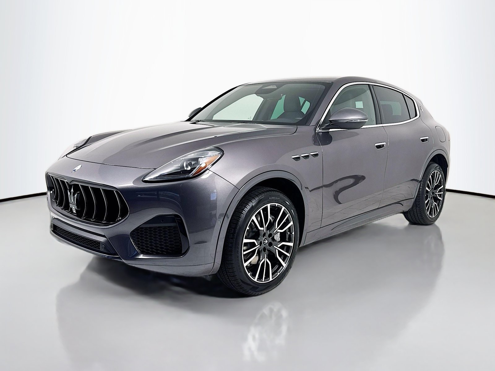 Used 2025 Maserati Grecale GT AWD/4WD image 3