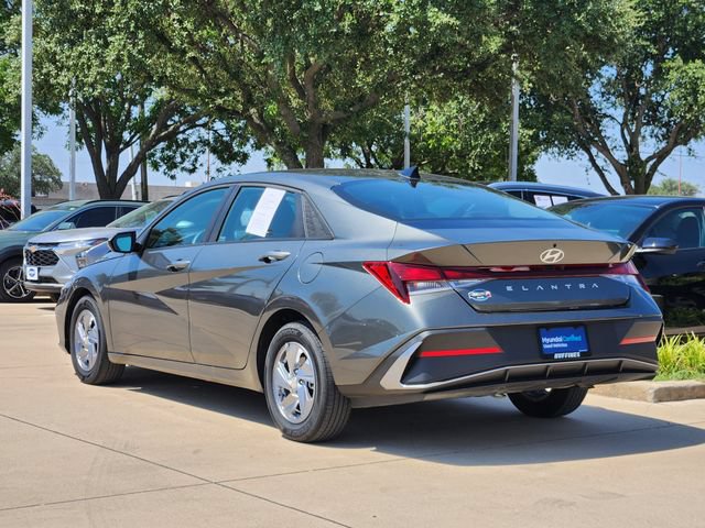 Certified 2024 Hyundai Elantra SE FWD image 4