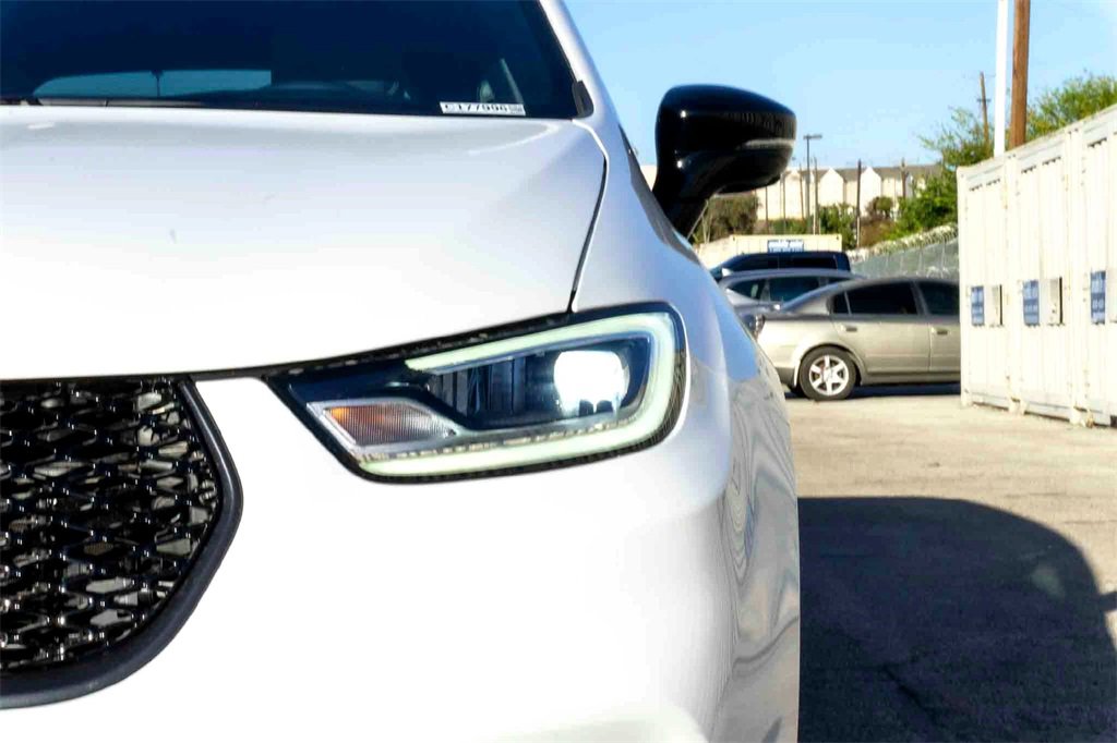 New 2026 Chrysler Pacifica Select w/ S Appearance Package image 24