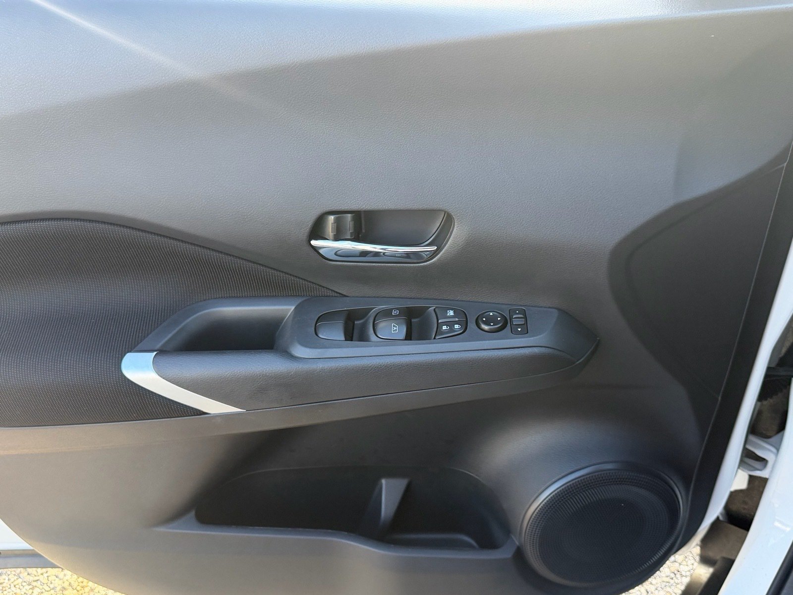 Used 2024 Nissan Kicks SV FWD image 33