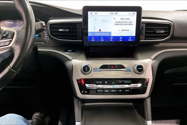 Used 2022 Ford Explorer XLT w/ XLT Sport Appearance Package image 15