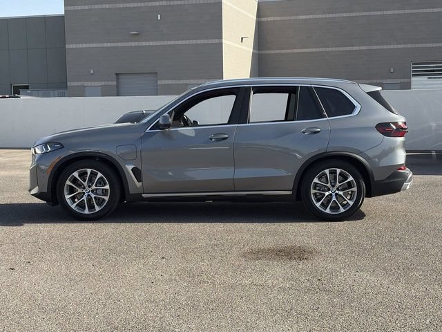 Used 2026 BMW X5 xDrive50e AWD/4WD image 9