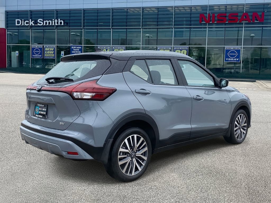 Used 2024 Nissan Kicks SV image 6