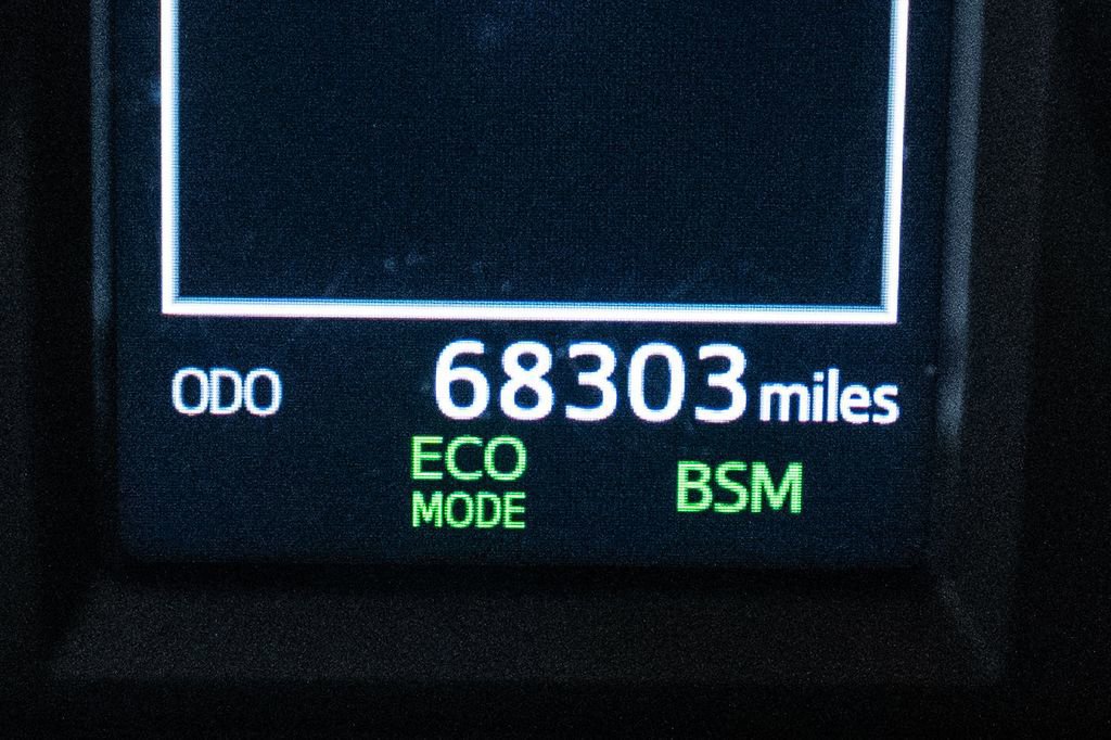 Used 2016 Toyota RAV4 SE image 17