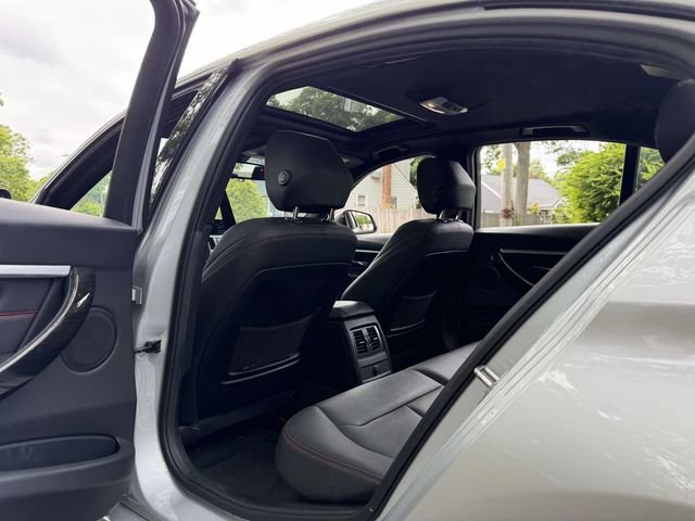 Used 2018 BMW 330i xDrive Sedan AWD/4WD image 15