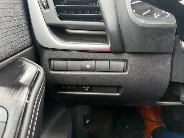 Used 2023 Nissan Rogue SV AWD/4WD image 31