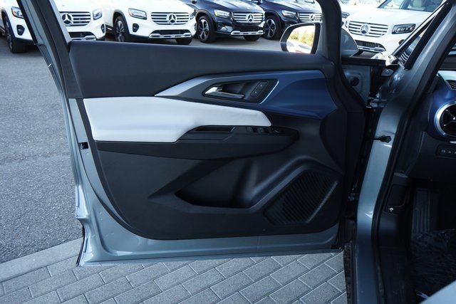 New 2025 Chevrolet Equinox EV LT image 15