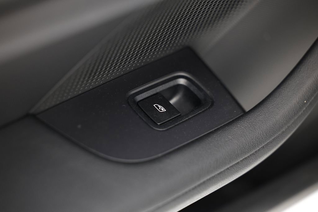 Certified 2022 Porsche Taycan image 26