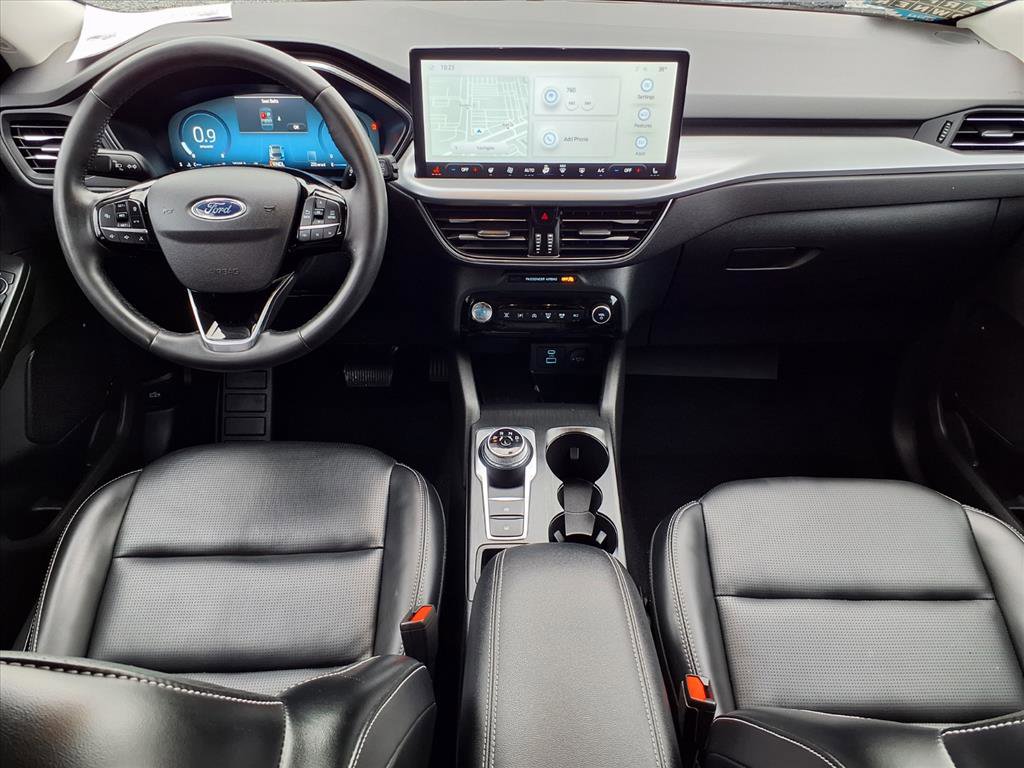 Used 2023 Ford Escape Platinum image 10