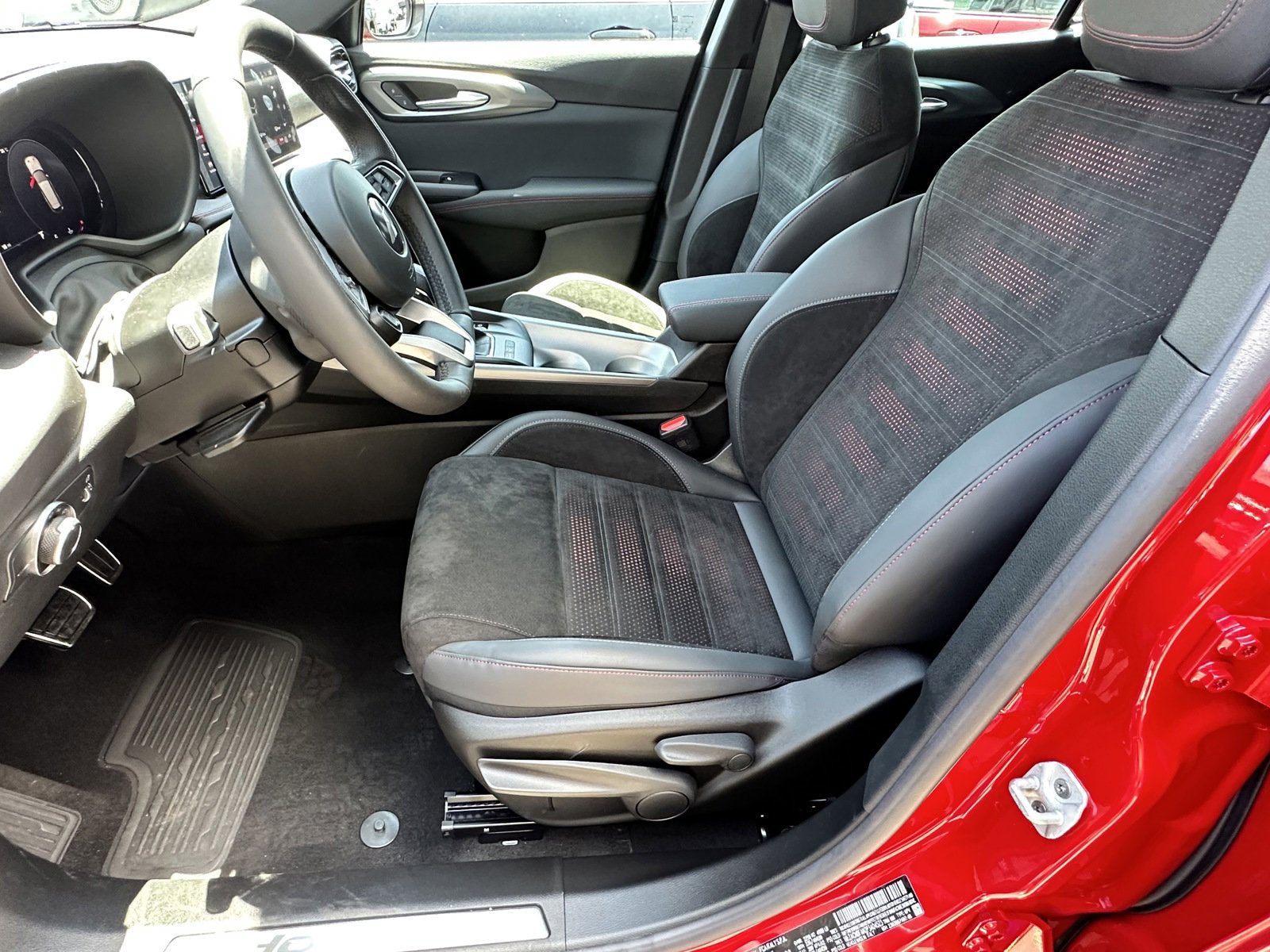 New 2023 Dodge Hornet GT w/ Track Pack image 10