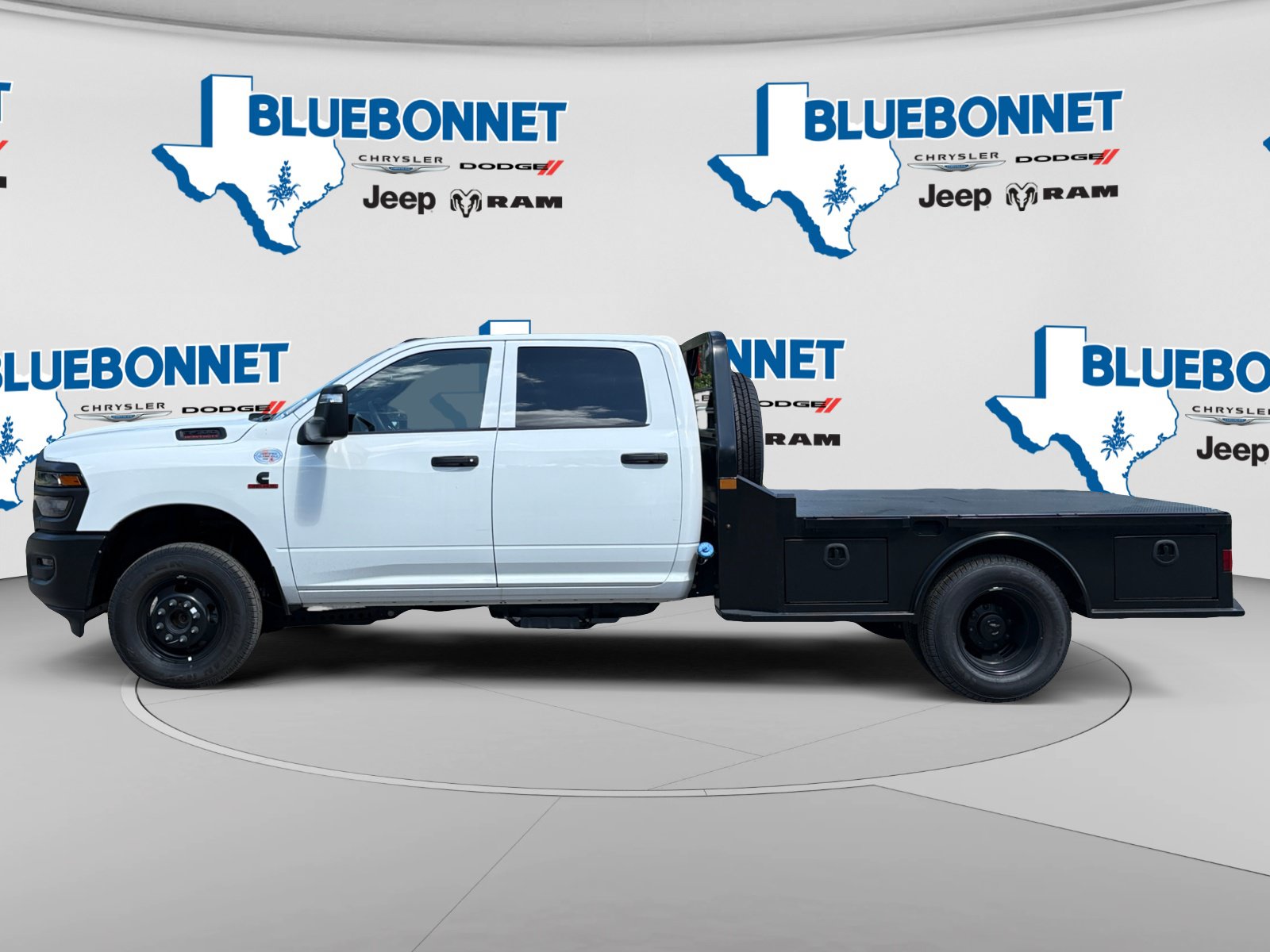 New 2026 RAM 3500 Tradesman AWD/4WD image 8